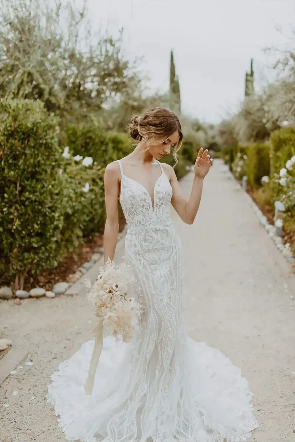 <h2>Essense of Australia</h2><h4>Trunk Show</h4> Main Image